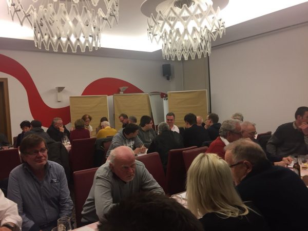 Mitglieder im SPD-Kreisverband diskutieren